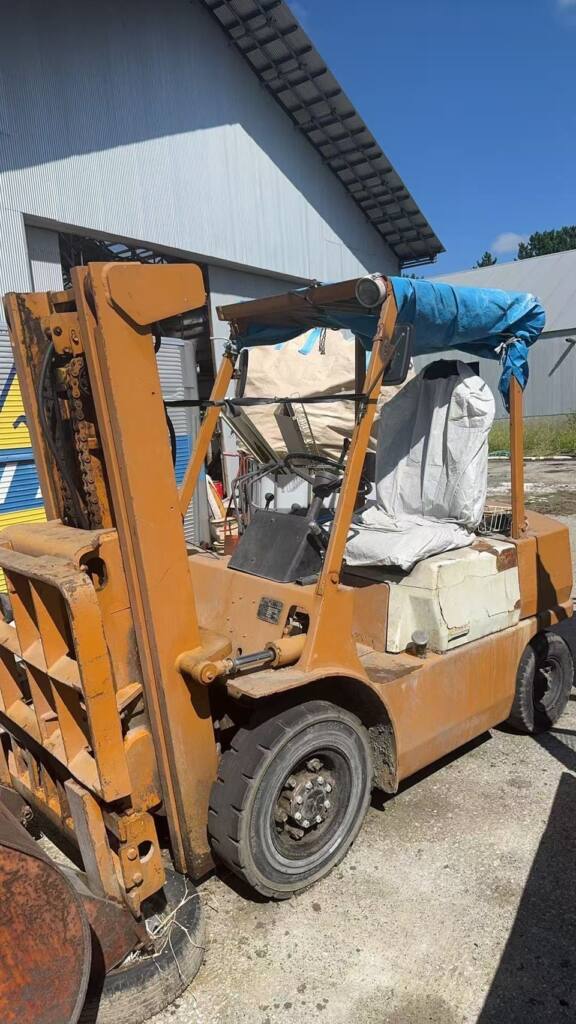 フォークリフト